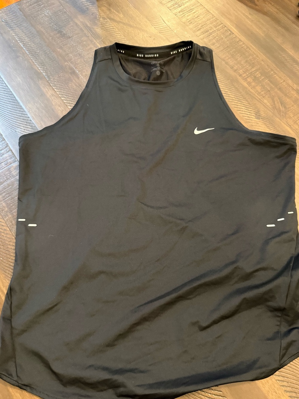 Nike Swift Women's Dri-FIT Seamless Running Tank Top - Picture 4 of 8